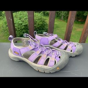 Keen hiking sandal size 8 purple